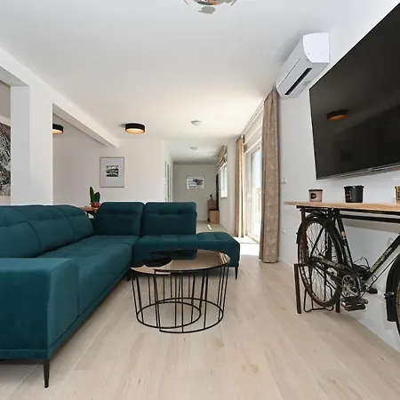 Διαμέρισμα Luxury Maravic With Private Pool *