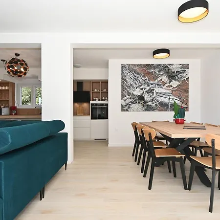 Luxury Maravic With Private Pool Τρογκίρ