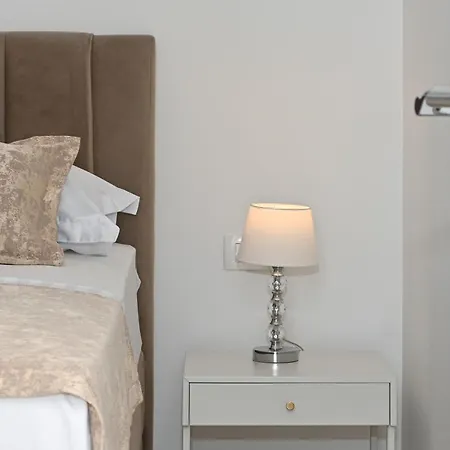 Luxury Maravic With Private Pool Apartman *