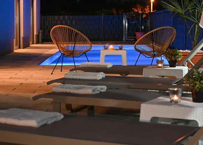 Luxury Maravic With Private Pool Apartment *