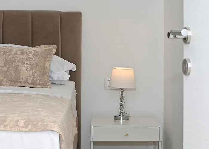 Luxury Maravic With Private Pool Apartment *
