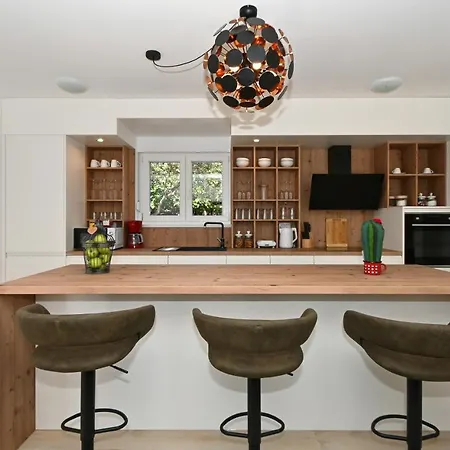 Daire Luxury Maravic With Private Pool Trogir